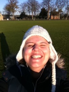 Yes, this is The Liz Weston, looking like a pirate whilst running. In a bobble hat